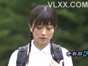 Vú to và mềm, quần lót bị kéo xuống và cọ xát, họng sâu, kẹp vú, titjob, góc nhìn thứ nhất, quan hệ tình dục, cưỡi và lắc vú