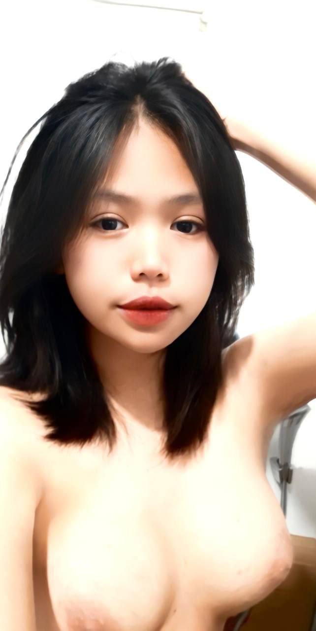 Ngửa lồn cho cậu em dưới quê bú đã cái nư