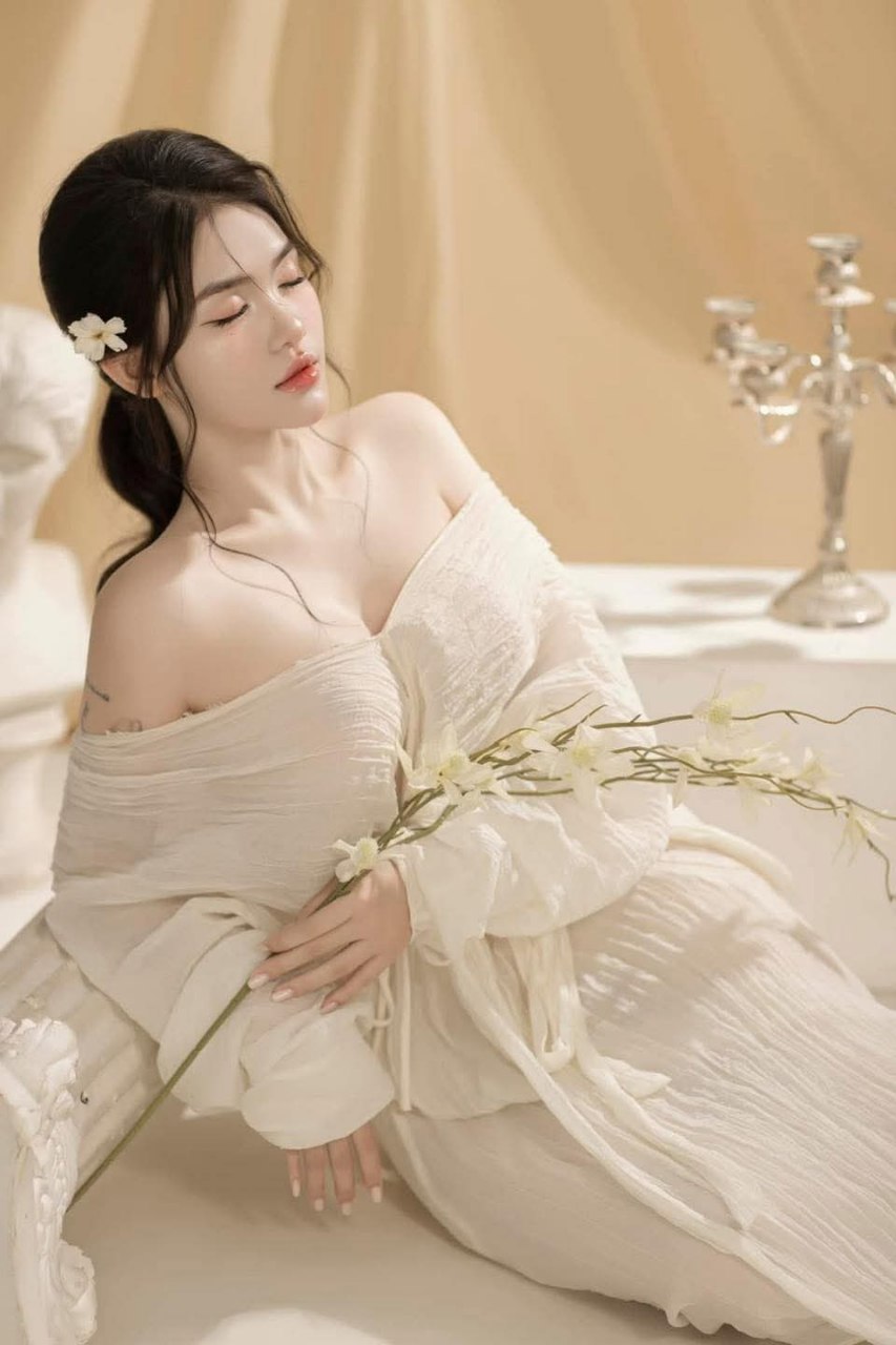 Tất lụa đen, tất thịt, Kulis, nuốt tinh trùng, xuất tinh, đi tiểu, thủ dâm, biên soạn, clip tùy chỉnh riêng tư